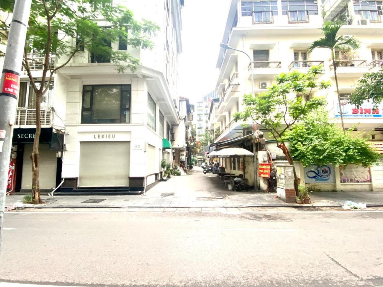 Cozy Homestay With Large Bed, Private Bathroom, Large Balcony Hanoï Extérieur photo
